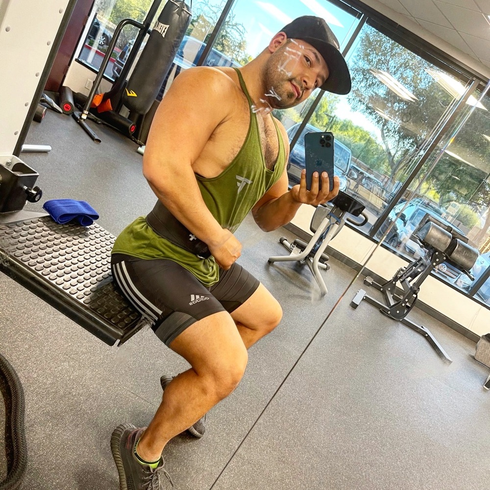 Meet your Posher, Victor